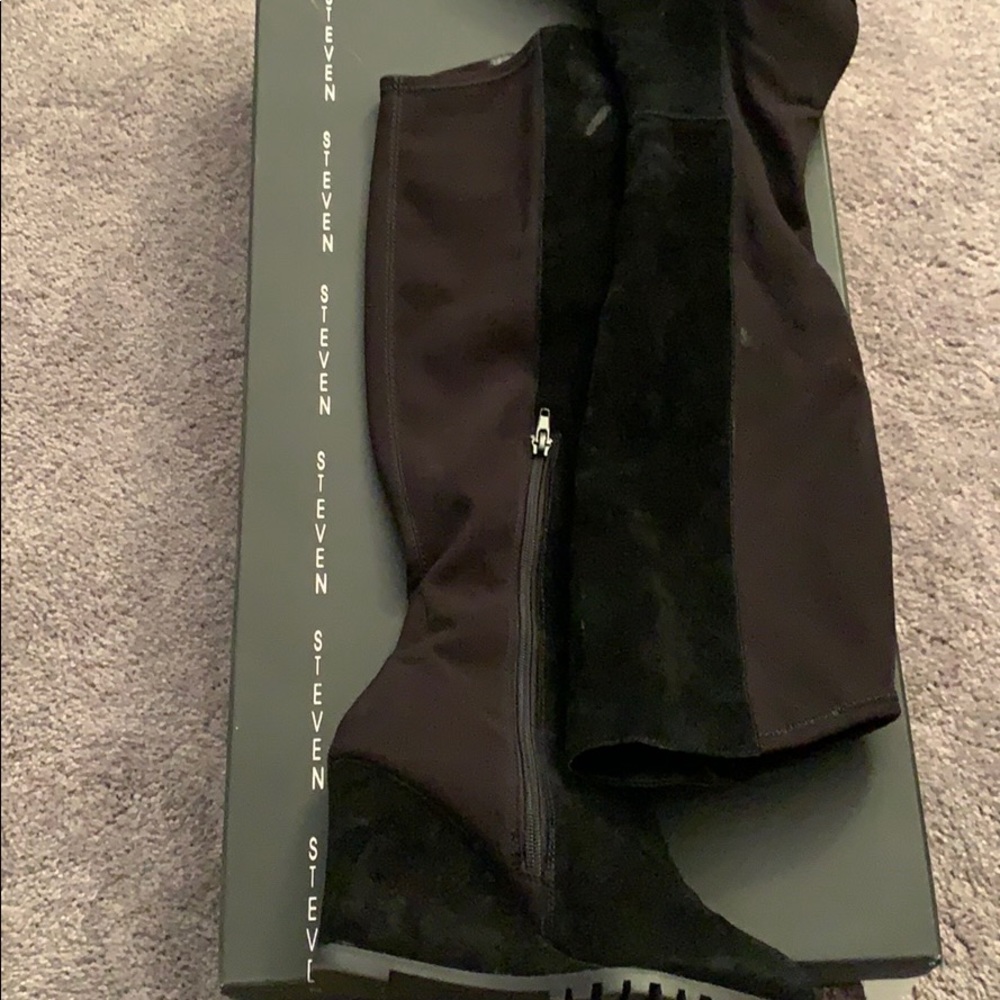 Boots - Picture 4 of 4
